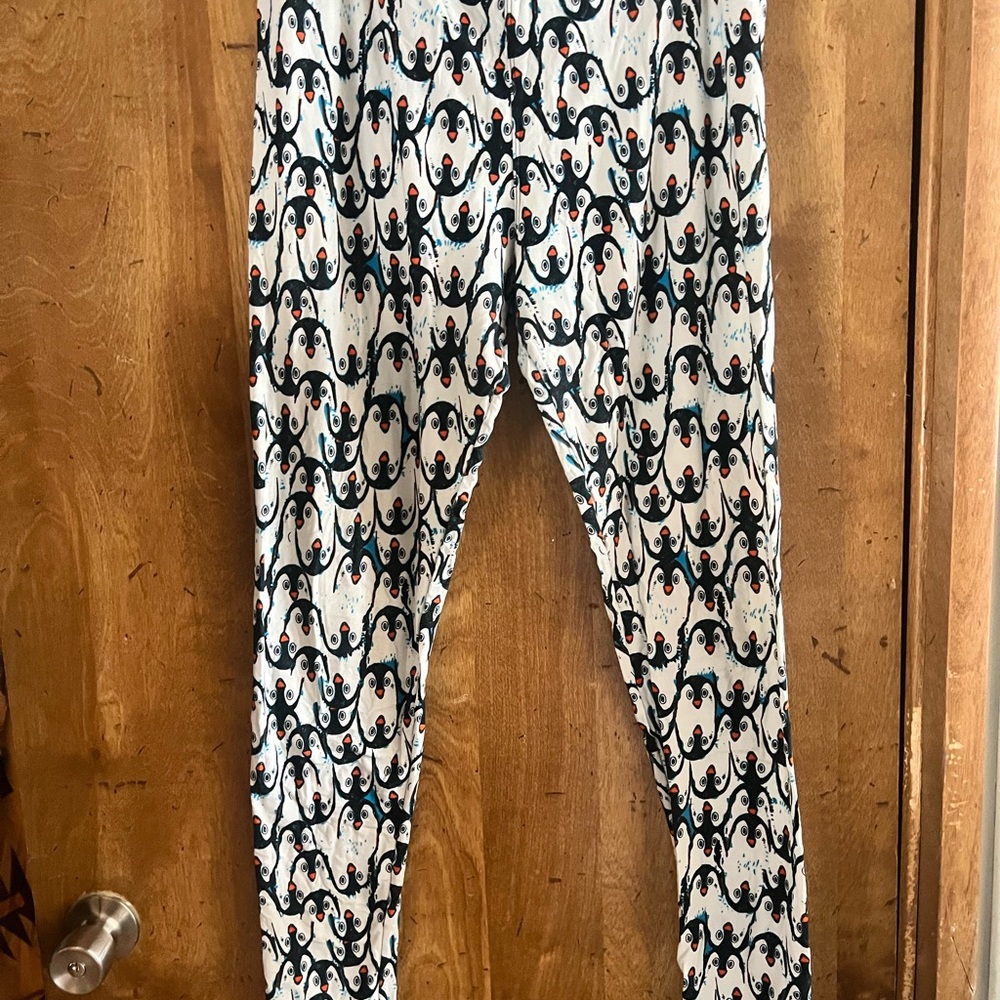 LuLaRoe Penguin Print Leggings - Black and White